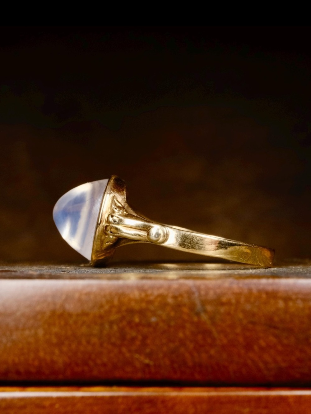 Vintage 18K Gold Moonstone Sugarloaf Cabochon Solitaire Ring, 1941 Swedish 9.25 - Picture 4 of 6